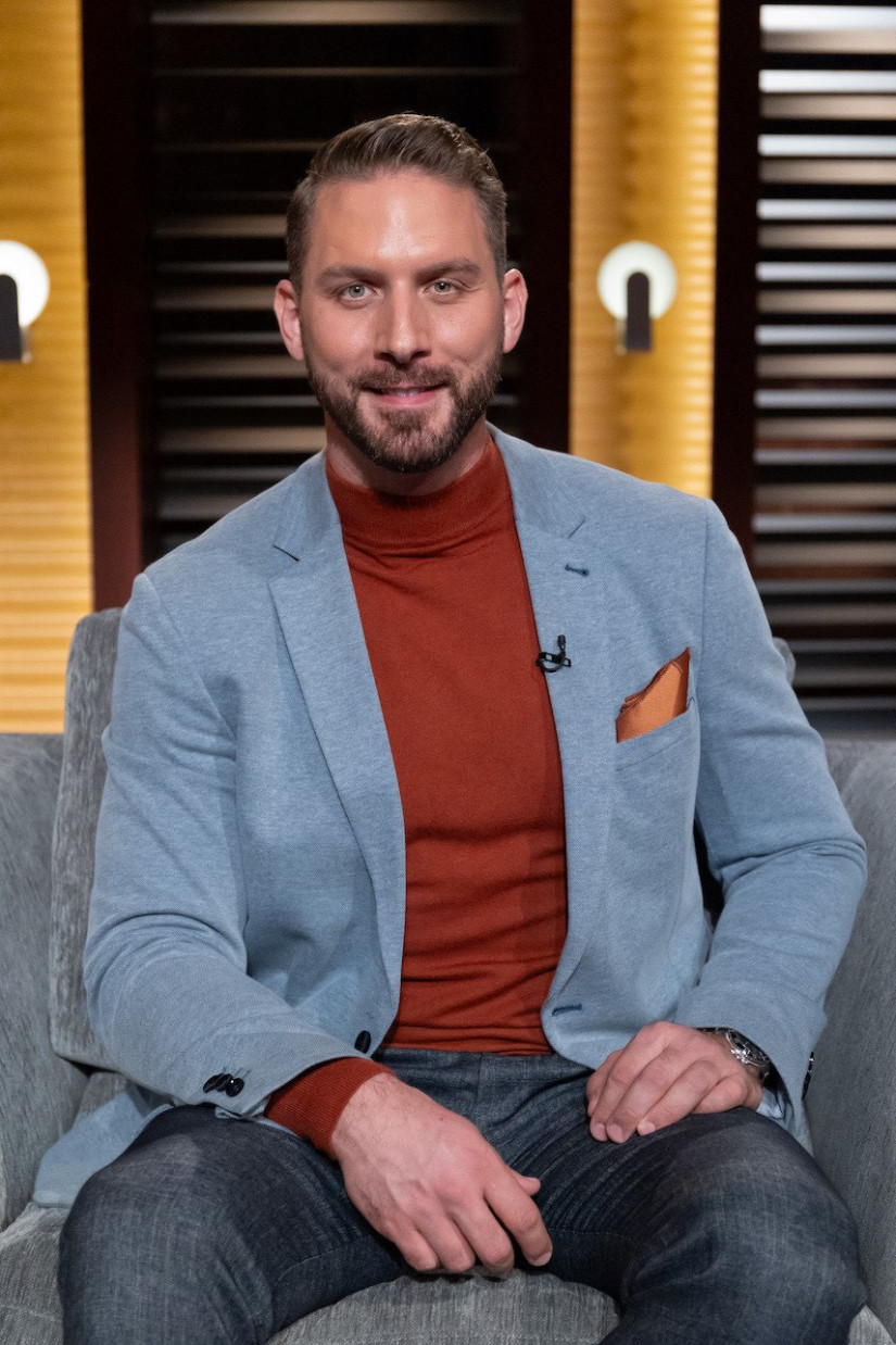 Sárospataki Albert üzletember, a Billingo ügyvezetője, az RTL-en futó üzleti showműsor, a Cápák között befektetője.