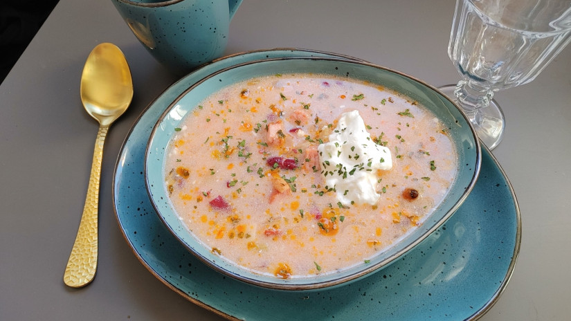 Füstölt csülkös bableves