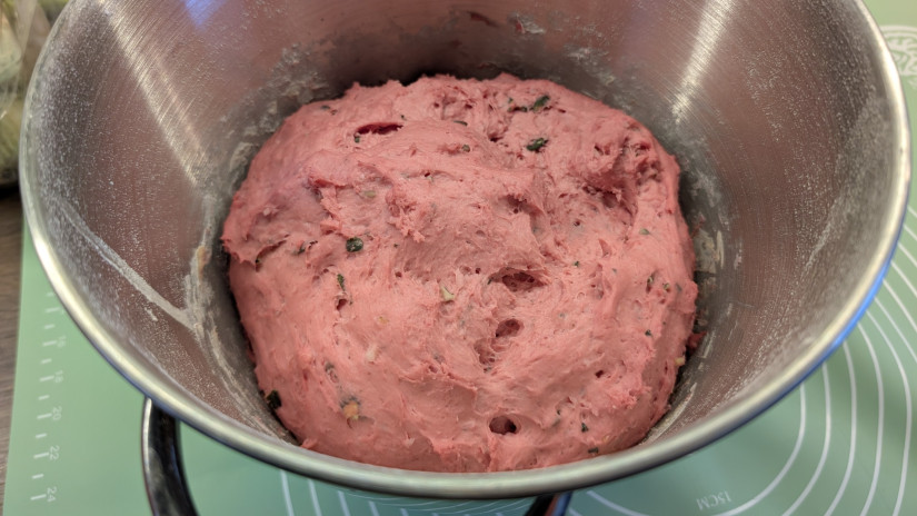 A céklás pogácsa tésztája