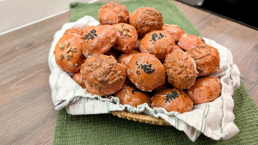 Elkészült a céklás pogácsa