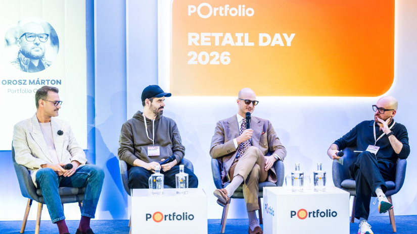 Sebó Krisztián, az Answear.hu country managere, Kátai Tamás, a Throw Us Back alapítója és tulajdonosa, Bihari Ádám, stílustanácsadó, a Sprezzatura by Bihari tulajdonosa és Orosz Márton, a Portfolio főszerkesztője.