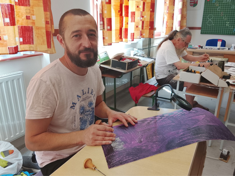 Alkotás közben Kun Péter. Fotó: Pais-H Szilvia