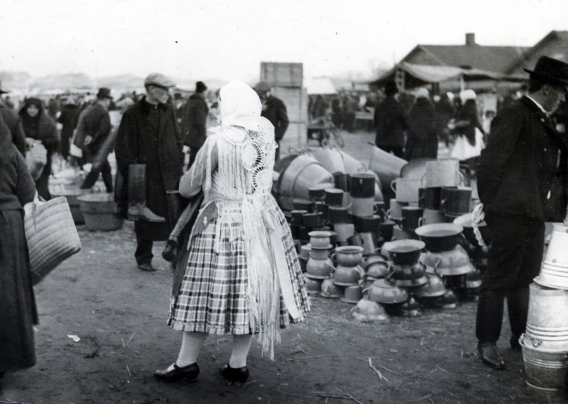 Edényvásár a Haller utcai vásártéren 1931-ben. Fotó: Fortepan, Fotó adományozó: Bor Dezső