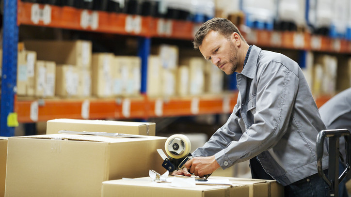 Bajban a szállítmányozás: ennyit keres ma Magyarországon egy klasszikus futár