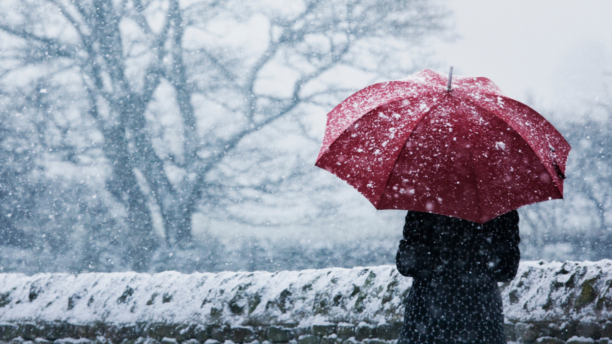 Kiadták a figyelmeztetést: havazással törhet be napokon belül a tél az országba