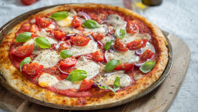 Teszten az ALDI filléres pizzakemencéje: vajon mit tud a 40 ezres pizzasütő a drága modellekhez képest?