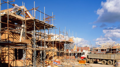 1,5 millió lakást adnának át 2029 végéig: hogyan és hol kerülhet erre sor?