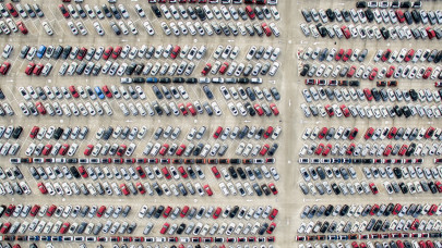 Jövőre is folytatódik az őrület a használtautó-piacon: 2 millió alatt alig lesz épkézláb kocsi