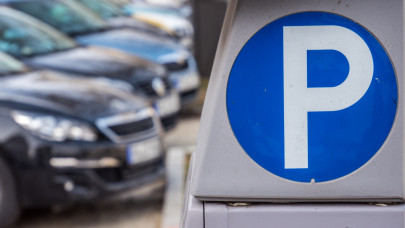 Folytatódik a parkolási szigor: újabb helyeken kell holnaptól fizetni Budapesten
