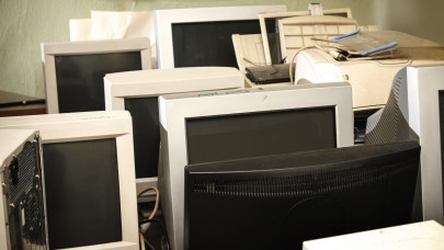 Javítás helyett ellopta a számítógépeket a pesti informatikus: e-mailben tett beismerő vallomást