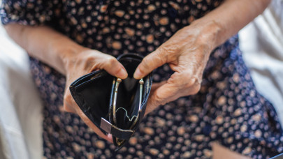 Jó hírt kaptak a magyar nyugdíjasok: ennyivel több pénz érkezik hozzájuk a héten
