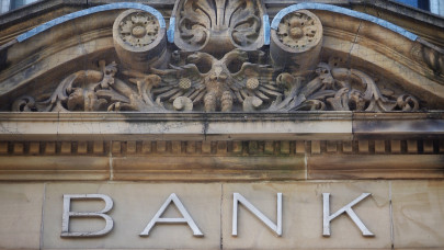 Nagyobb tudatosságot várnának az ügyfeleiktől a bankok: 2,5 milliárdot csaltak ki tőlük 2021-ben