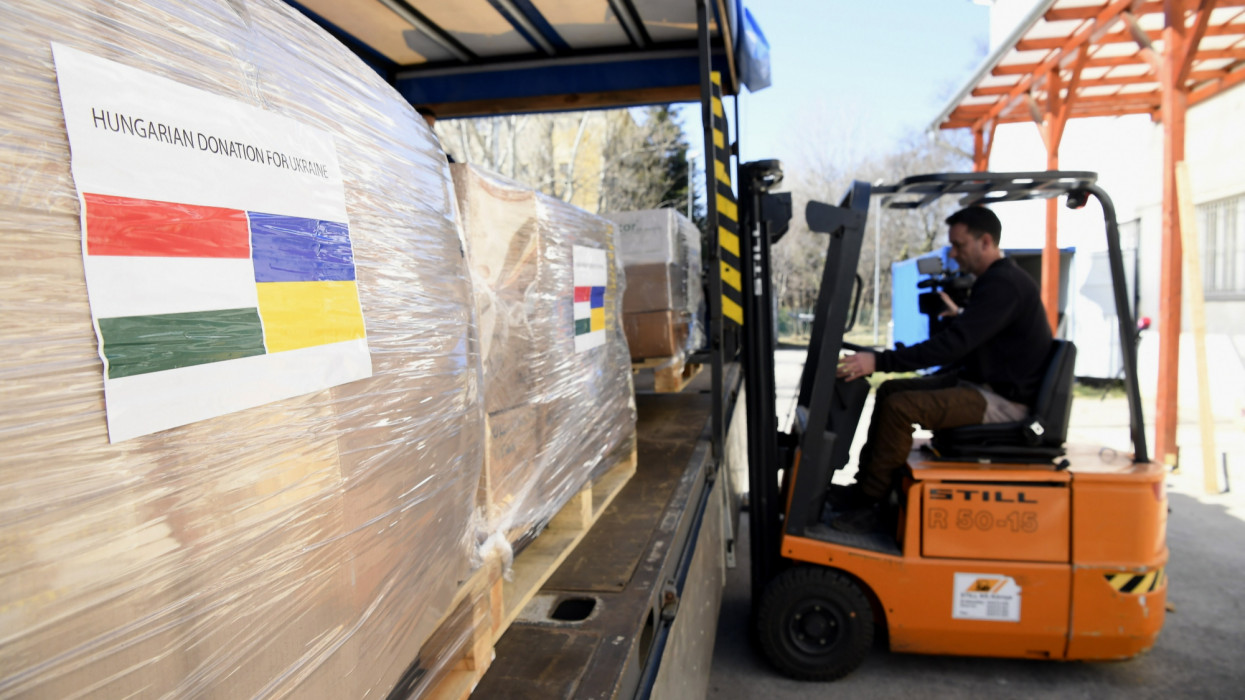 Több tízmilliós magyar egészségügyi segélyszállítmány indult ma útnak Ukrajnába