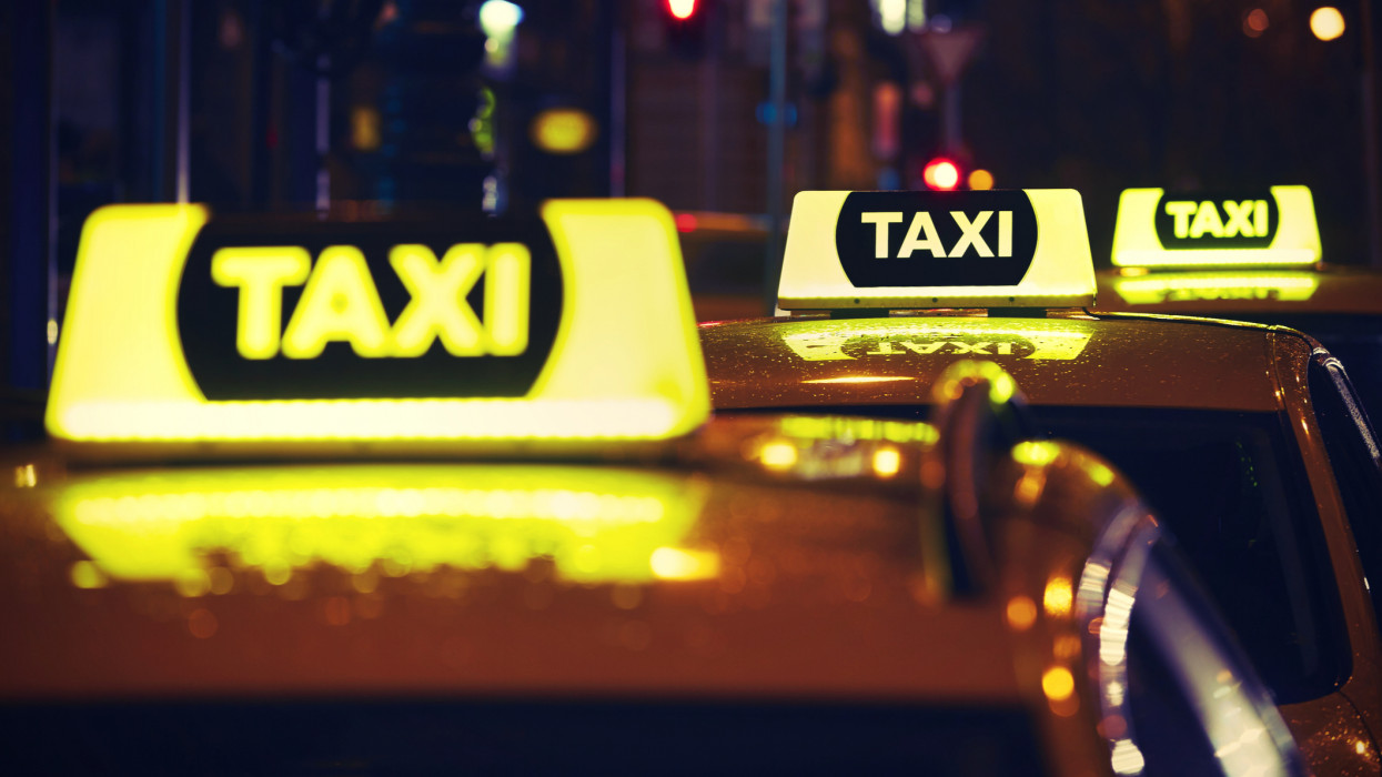 Őrület, mennyit kaszálnak a pesti taxisok: milyen infláció, milyen válság?