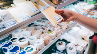 Újabb sajtbotrány van születőben Magyarországon: ezért drágábbak nálunk ezek a termékek