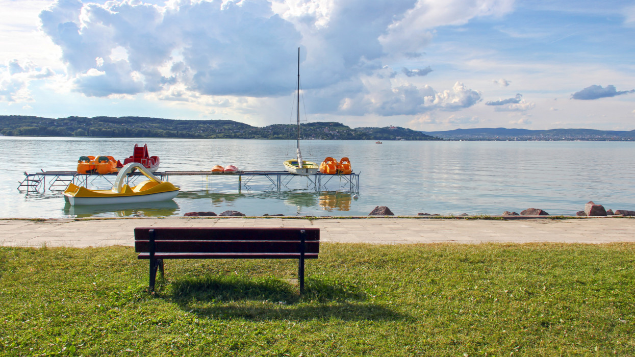 Térképen a balatoni szabadstrandok: itt még ingyen fürdőzhetsz 2022-ben a magyar tengerben