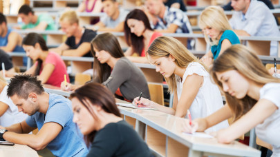 Fellélegezhetnek a hallgatók: 2023-ban még biztosítottak a keretek az Erasmus+ pályázatokra