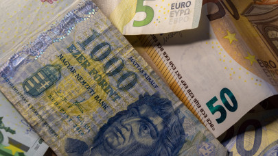 Vészjósló előrejelzés érkezett: nincs megállás, jöhet a 430-as euró?