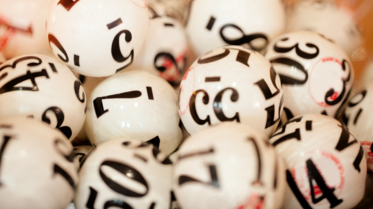 Nincs szerencséjük a magyaroknak a héten a lottóval: milliárdokat jelenthetett volna ez a 7 szám