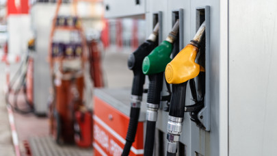 Csökken mától az üzemanyagok hatósági ára: a Horvátországba utazókat érintheti