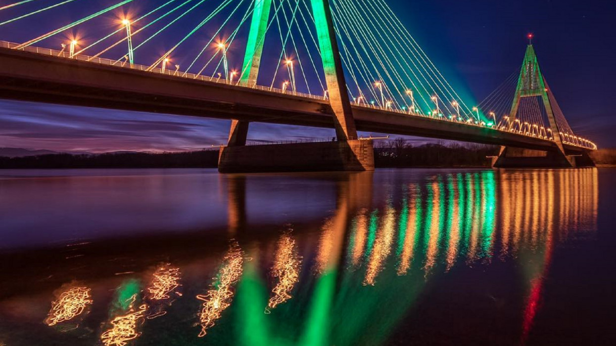 Különleges karácsonyi díszkivilágítást kap az ország egyik kedvenc hídja