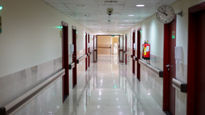Lesújtó járványjelentés érkezett: teljes látogatási tilalmat rendeltek el a szolnoki kórházban