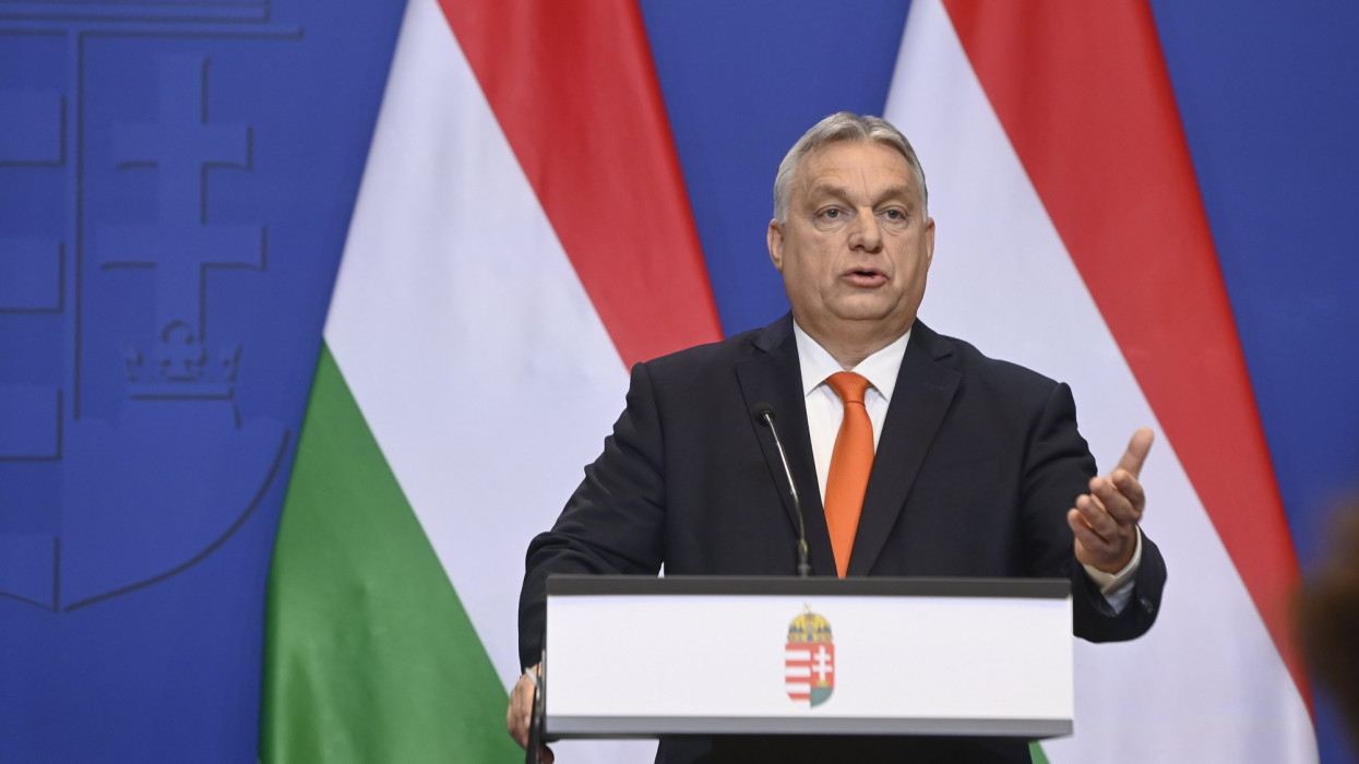 Itt van Orbán Viktor bejelentése: eddig marad az élelmiszerárstop, kamatstop Magyarországon