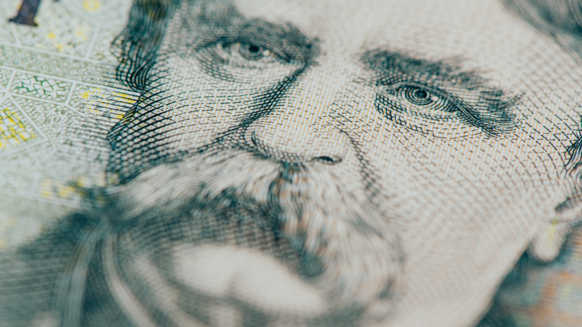 Álmosan indul neki a csütörtöknek a forint: alig változott az árfolyam