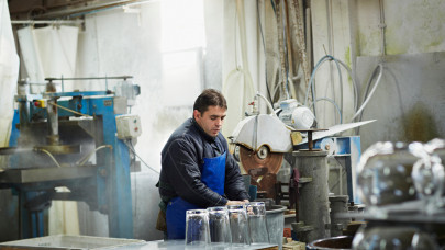 Nesze neked bezzegország: brutál leépítést léptek meg Magyarország szomszédjában, sokan kiakadtak