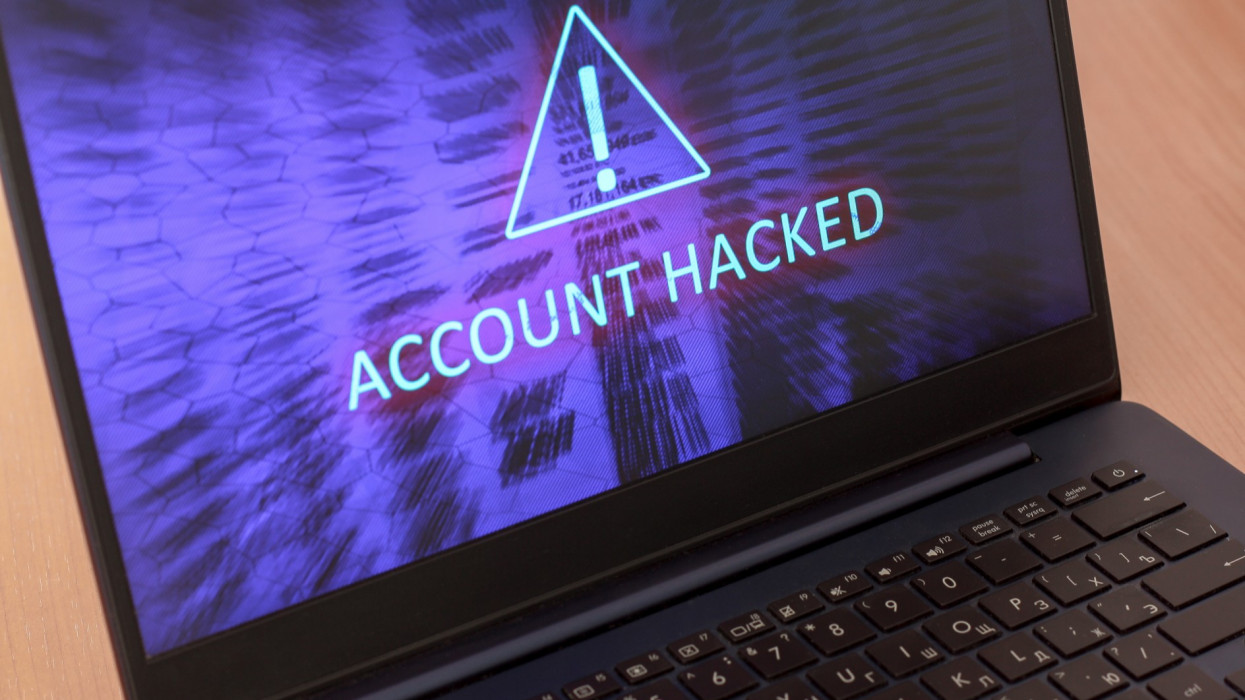 Egyre több az online csalás, az OTP szakértői három óvintézkedést javasolnak mindenkinek