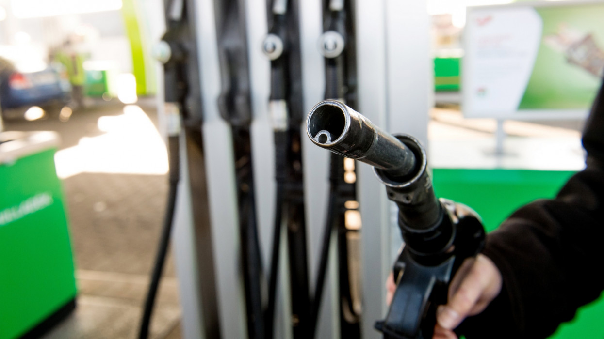 Sokkoló áremelés jön a magyar benzinkutakon: felborult a piac, ez fájni fog az autósoknak