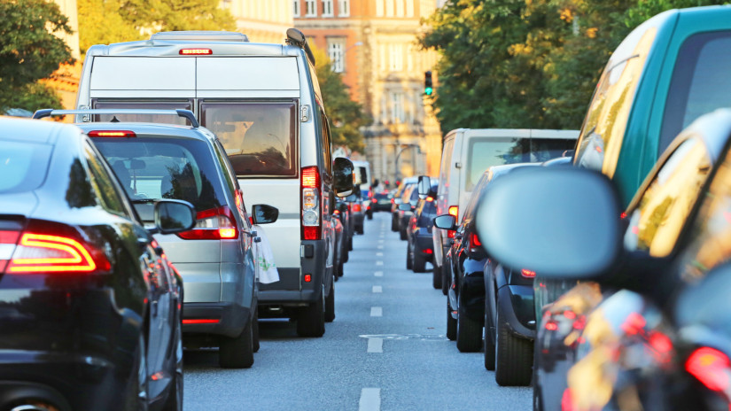 Kimondták! Hiába káros, ezért akar minden magyar kocsival furkizáni - nincs mit tenni