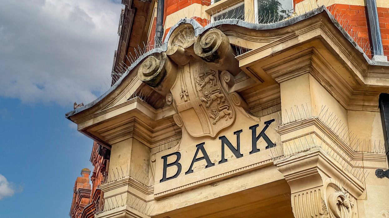 Ki vannak akadva a magyar bankok: szerintük ez a végtelenségig nem mehet tovább