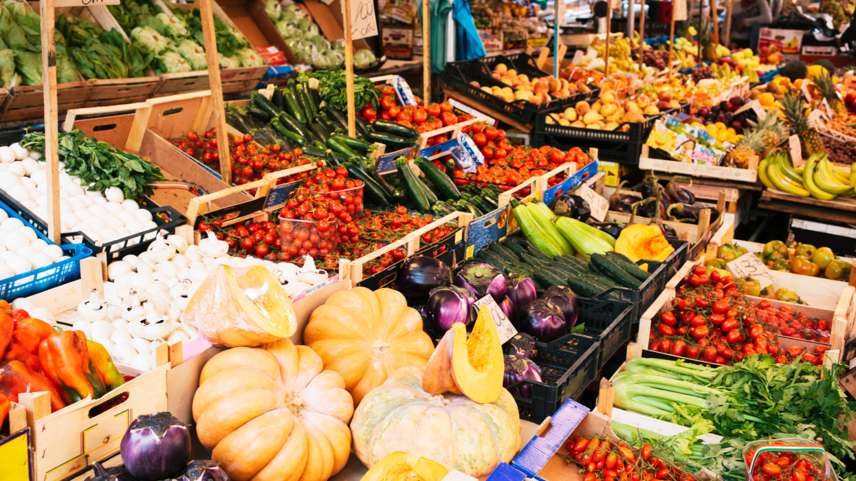 Italy, Sicily, Province of Palermo, Palermo, Mercato Ballaro, fresh produce market stall