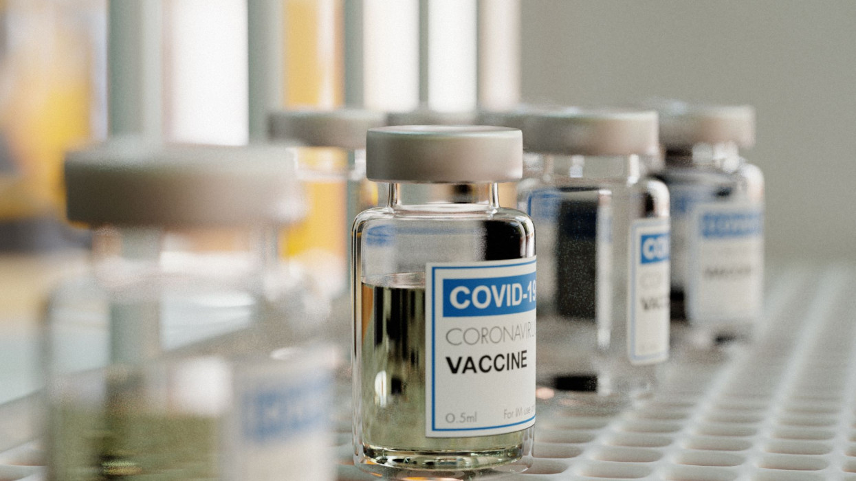 Súlyos dolog derült ki a COVID-vakcinákról: erről mindenki tudjon, aki legalább kettőt kapott