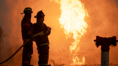 Rendkívüli! Megszűnt a tűzoltók csoportos életbiztosítása: mi védi most őket a balesettől?