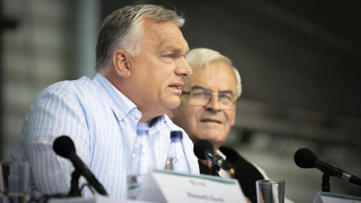 Orbán Viktor: ilyen nehéz gazdasági helyzetben a nyaralás az nem engedhető meg