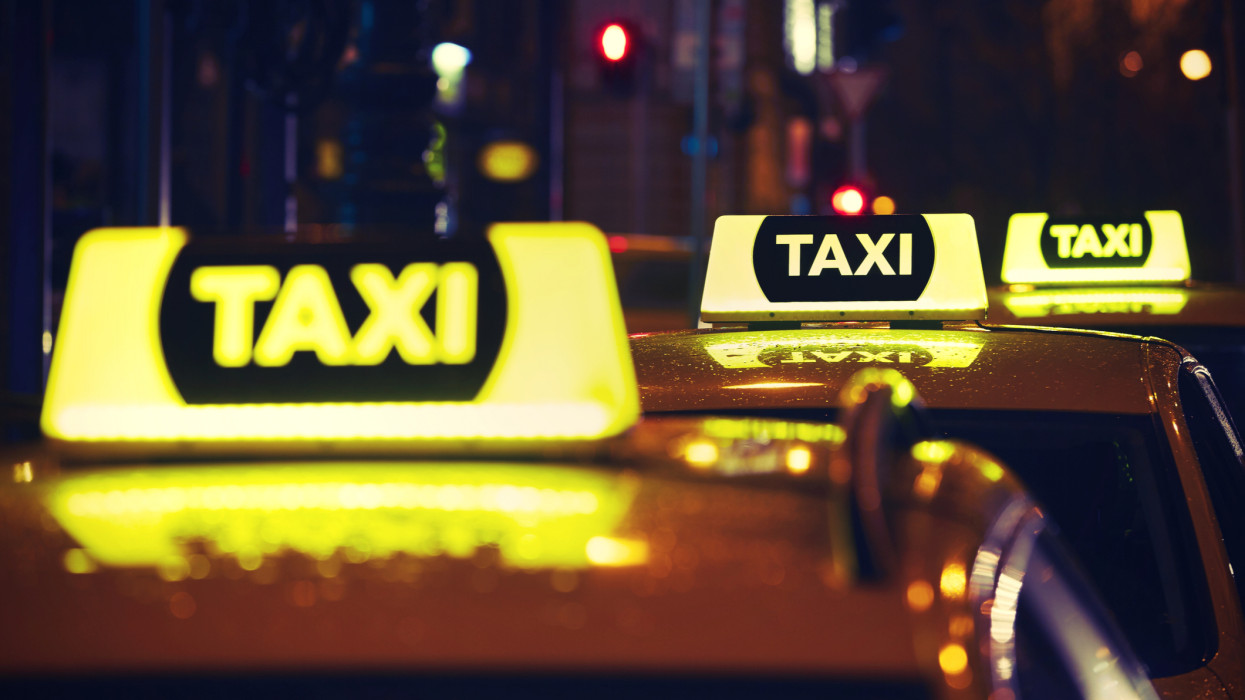 Magyarosan tér vissza Budapestre az Uber: ilyen tarifái lesznek az új taxiszolgáltatónak