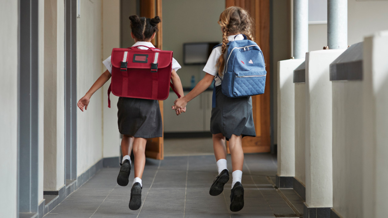 Súlyos dolog derült ki az iskolába járásról: ezen rengeteg magyar szülő fog komolyan vitázni