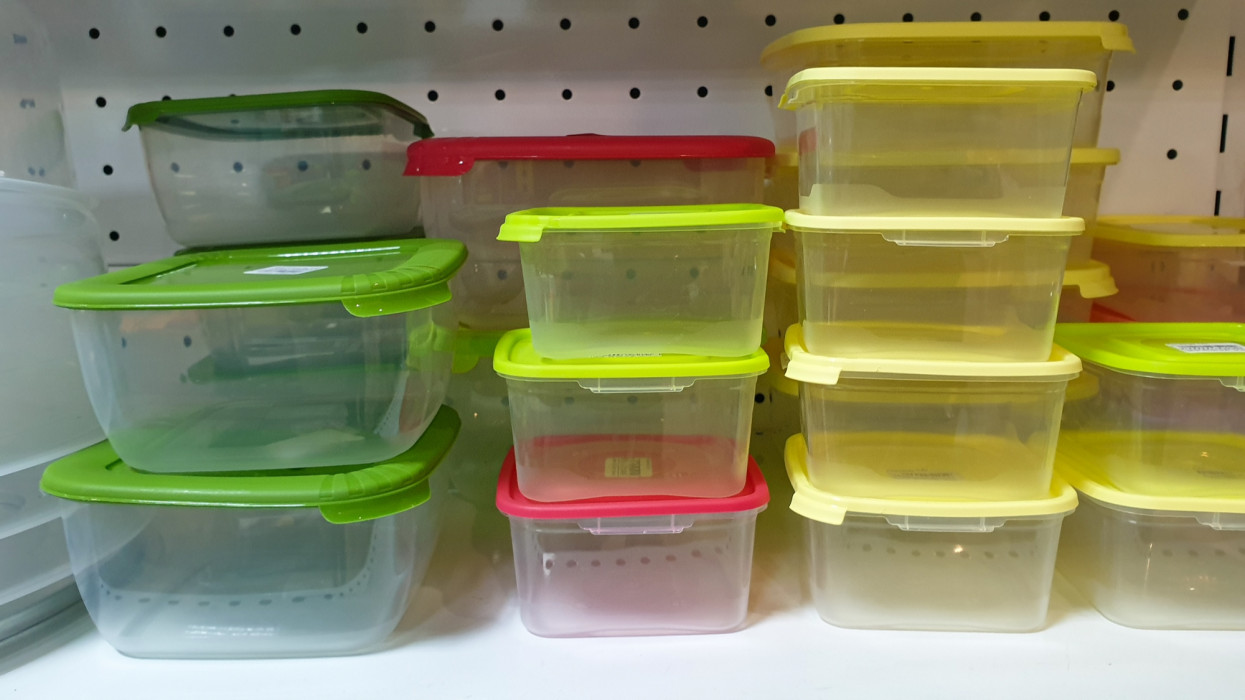 Plastic containers, food containers, shelf, shop window