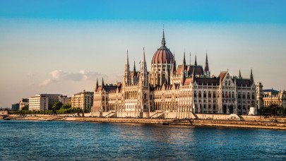 Irdatlan mértékű uniós hitel felvételére készül a magyar kormány: mikorra fogjuk ezt visszafizetni?