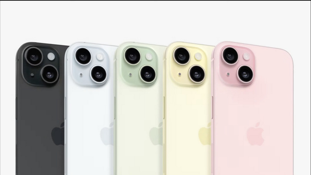 Az iPhone 15 színpalettája. Forrás: Apple