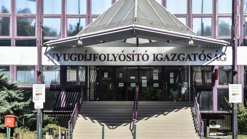 Nyugdíjasok, figyelem! Nagy leállás jön a folyósítónál: rengeteg idős bosszankodhat miatta