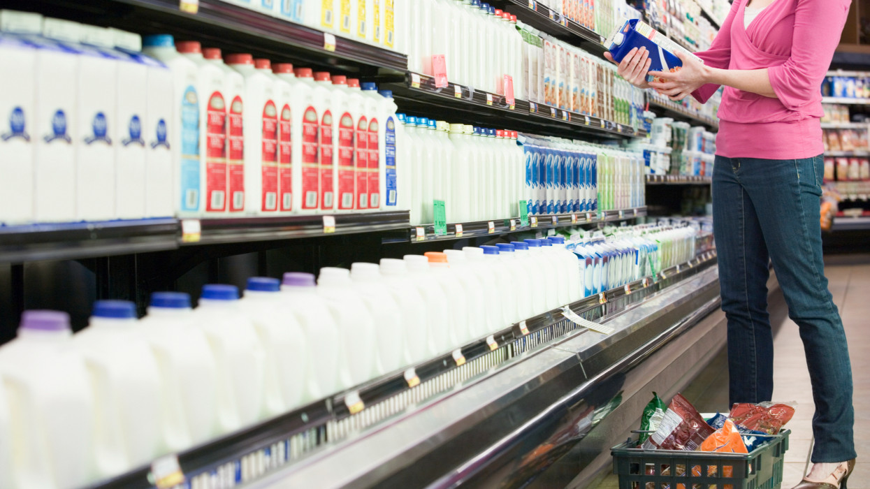 Robban a tejbortány Magyarországon: olcsó import termékek kerültek a boltok polcaira