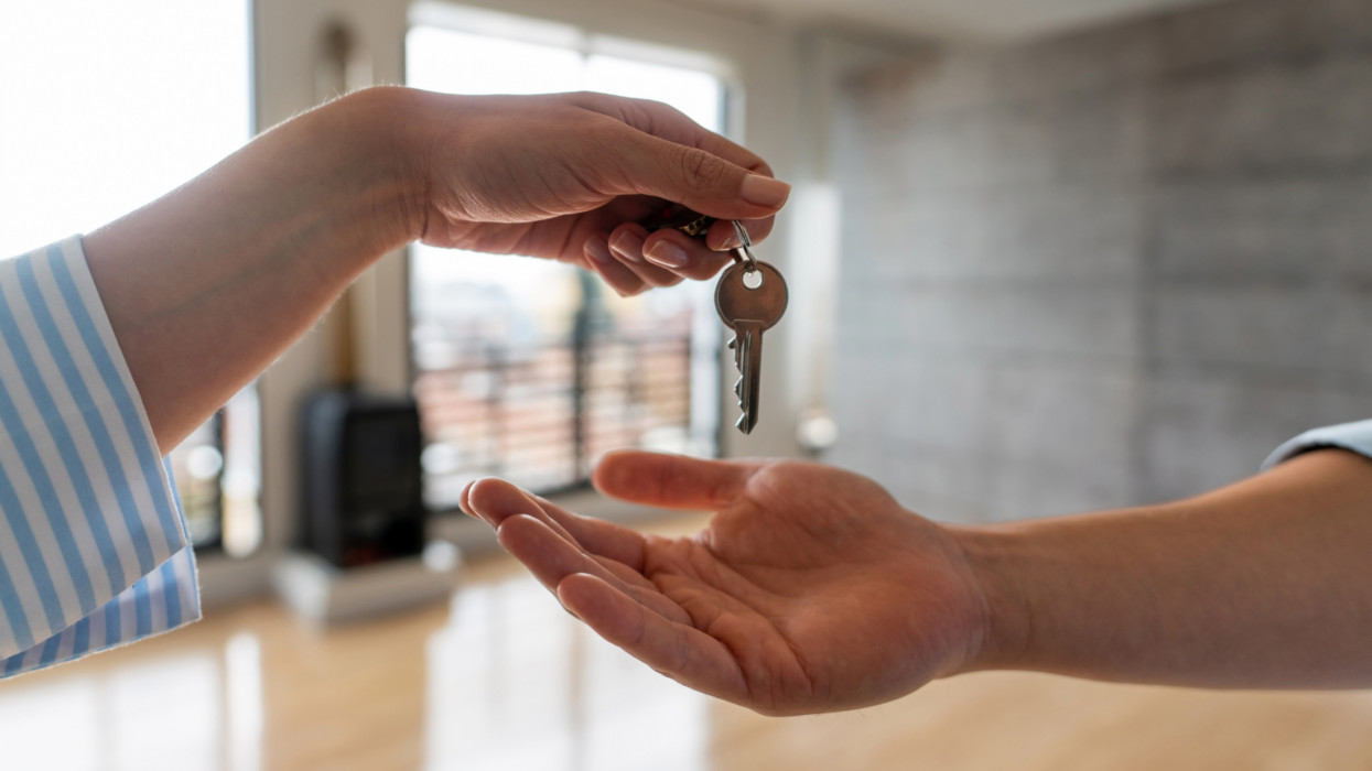 Megmentheti az ingatlanpiacot a CSOK Plusz? Sokaknak ez az egyetlen esélye a saját lakásra