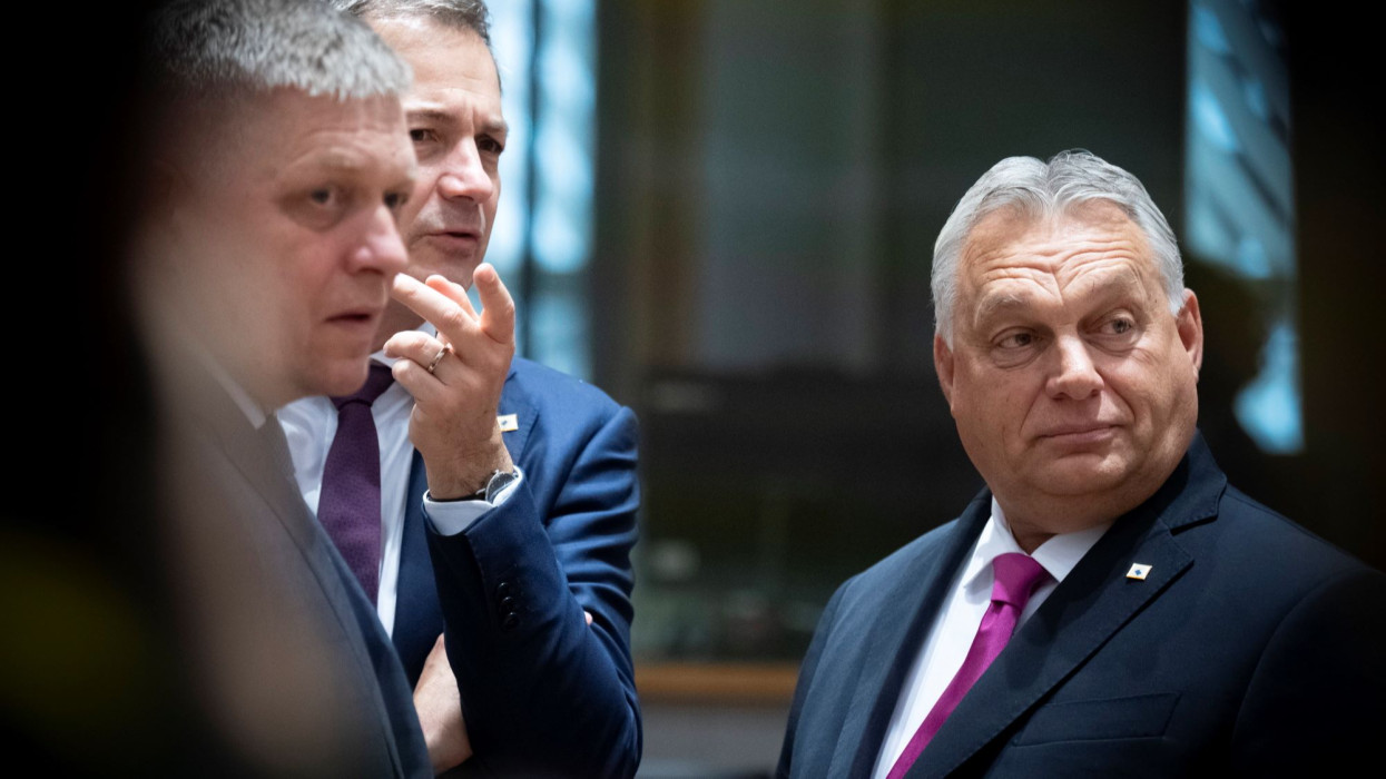 Újabb nemzeti konzultációt jelentett be Orbán Viktor: erről kérdezhetik hamarosan a magyarokat