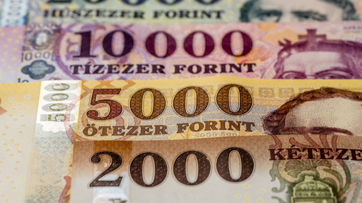Elképesztő bejelentés: 2023 decemberében jöhet a minimálbér-emelés Magyarországon