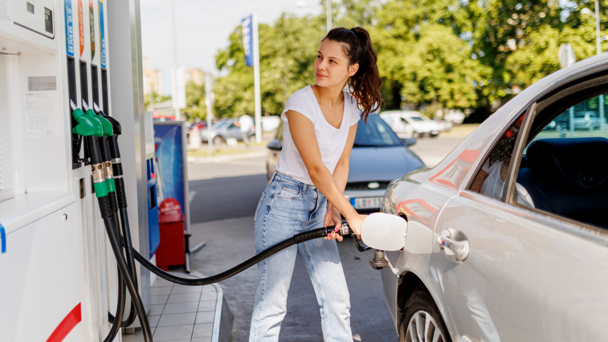 Itt a figyelmeztetés, odacsaphat a kormány a benzinkutaknak: egekben az üzemanyagár, muszáj lépni?