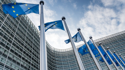 Már asztalon a terv Brüsszelben: hatalmas mennyiségű uniós pénz érkezhet Magyarországra