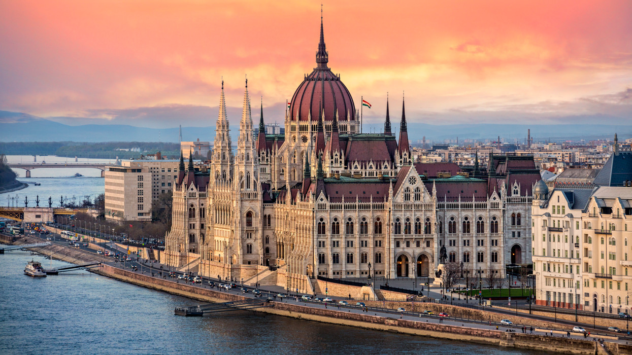 Kiderült az igazság: óriásit reccsenne a magyar gazdaság Budapest nélkül